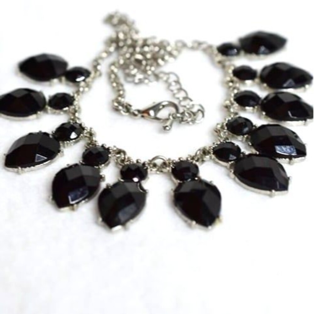 Gothic Charm Black Teardrop Rhinestone Silver Tone Boho Grunge 16" Necklace